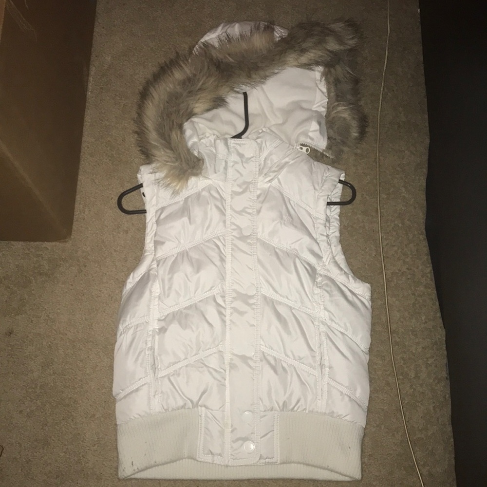 Aeropostale vest with removable fur hood
